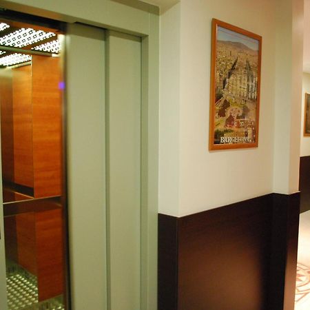 Hostal Las Flores Ramblas Barcelona Luaran gambar