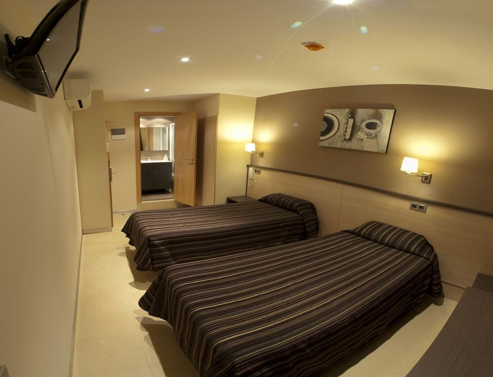 Hostal Las Flores Ramblas Barcelona Luaran gambar