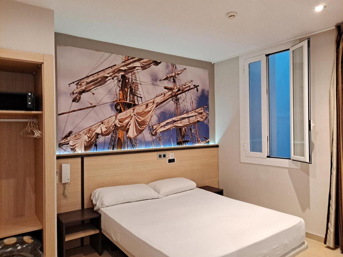 Hostal Las Flores Ramblas Barcelona Luaran gambar