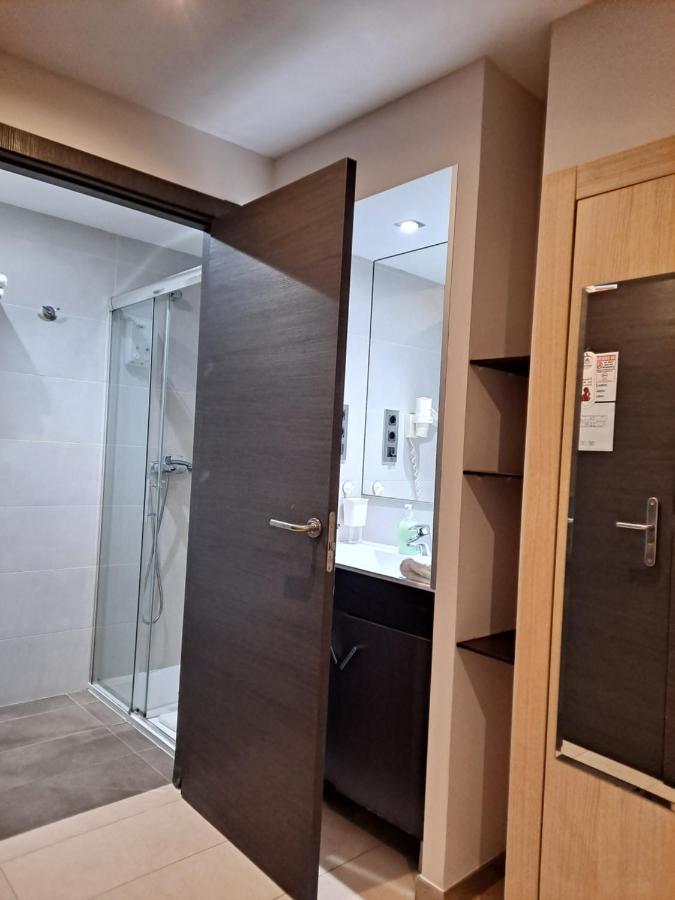 Hostal Las Flores Ramblas Barcelona Luaran gambar