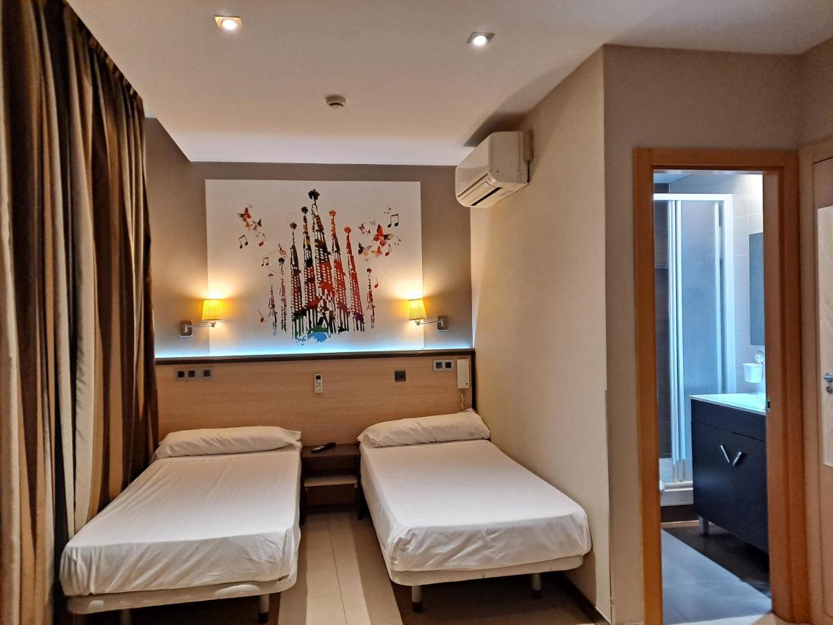 Hostal Las Flores Ramblas Barcelona Luaran gambar