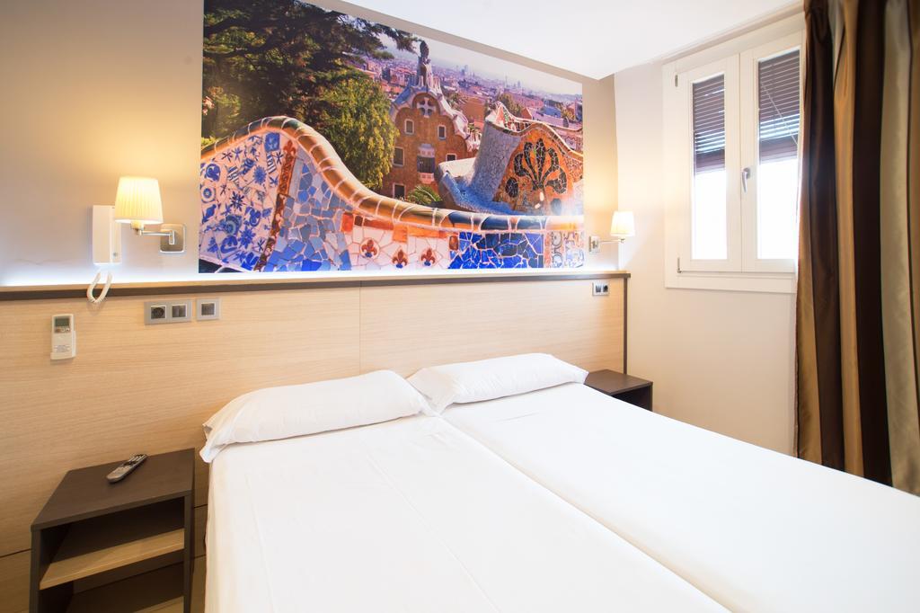 Hostal Las Flores Ramblas Barcelona Luaran gambar