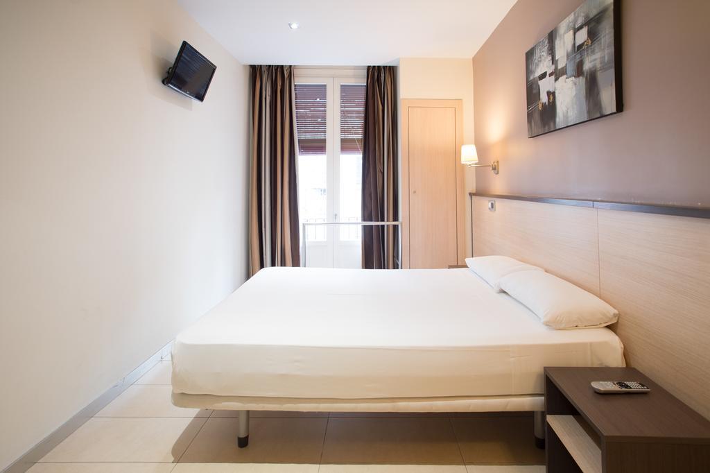 Hostal Las Flores Ramblas Barcelona Luaran gambar